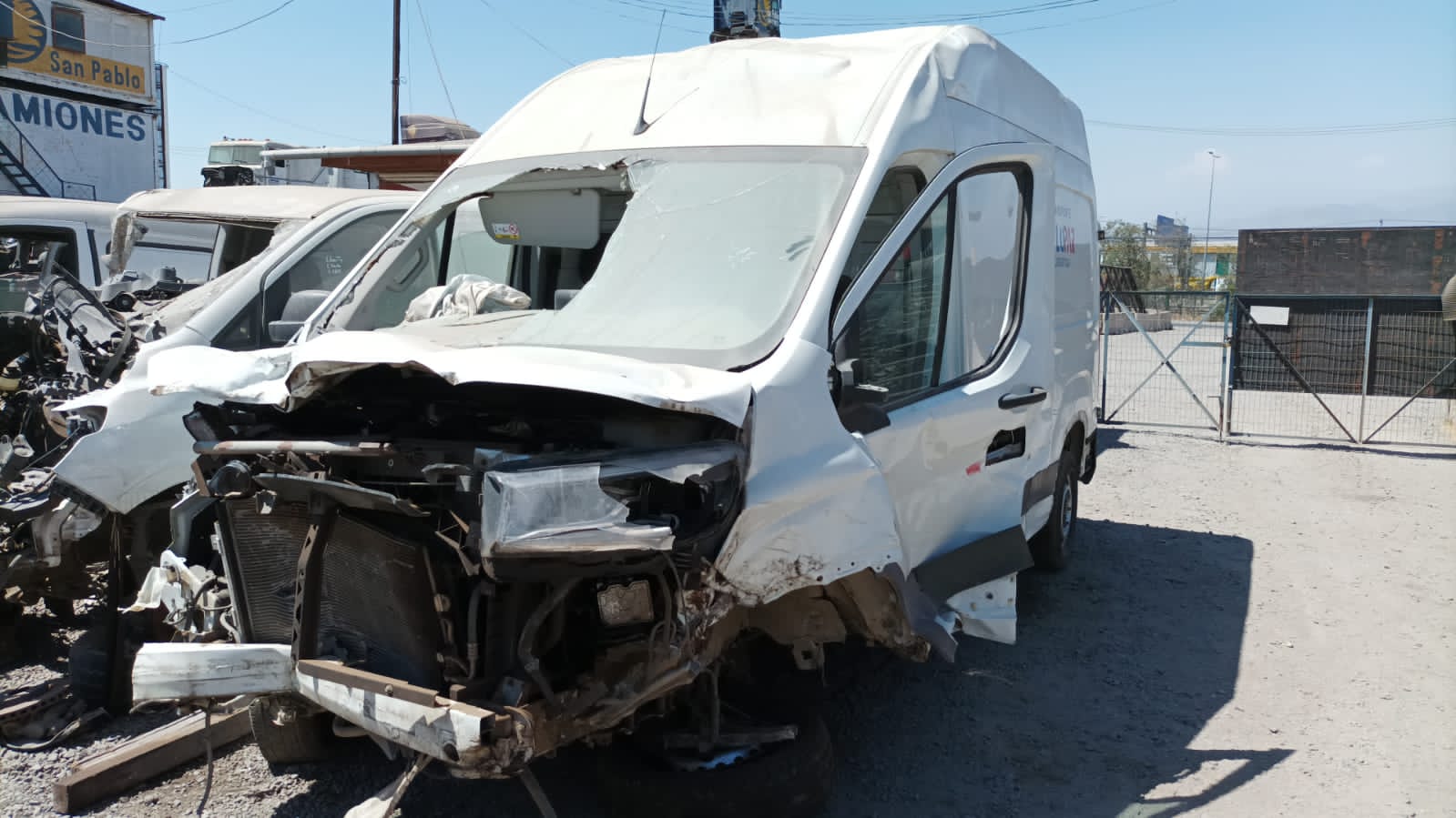 LLANTA Maxus V90 2021 USADA